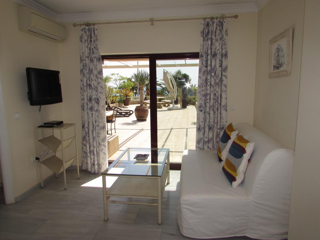 Home4Holidays Nerja Kamer foto